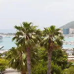 Butterfly With Sea View Apartament *