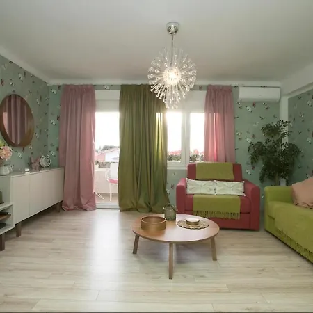 Butterfly With Sea View Apartment *