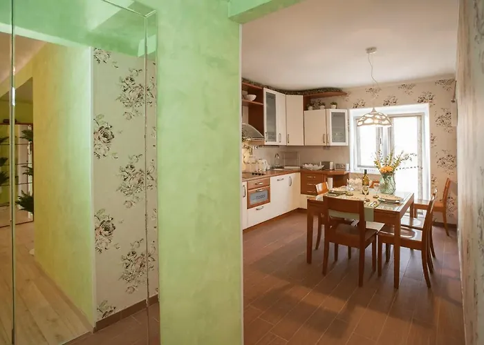 Butterfly With Sea View Apartament