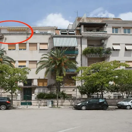 Butterfly With Sea View Apartmán *