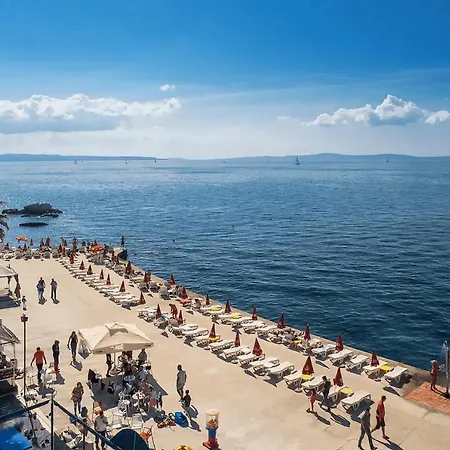 Butterfly With Sea View Split