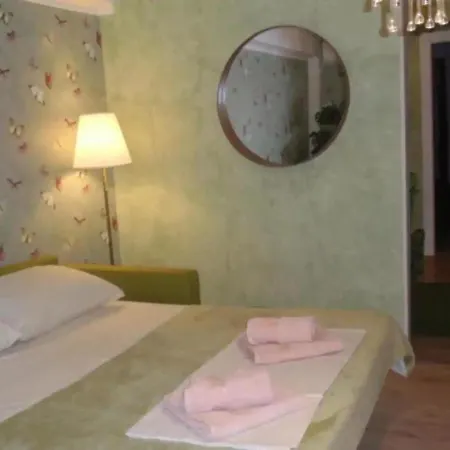 Butterfly With Sea View Apartmán *