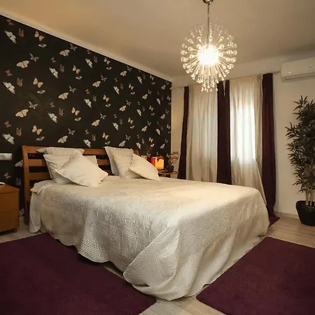 Butterfly With Sea View Apartmán