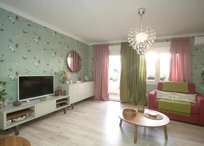 Butterfly With Sea View Split