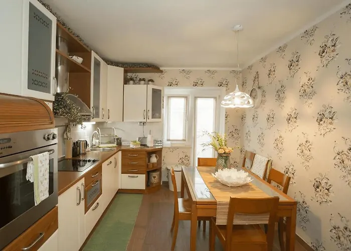 Butterfly With Sea View Split